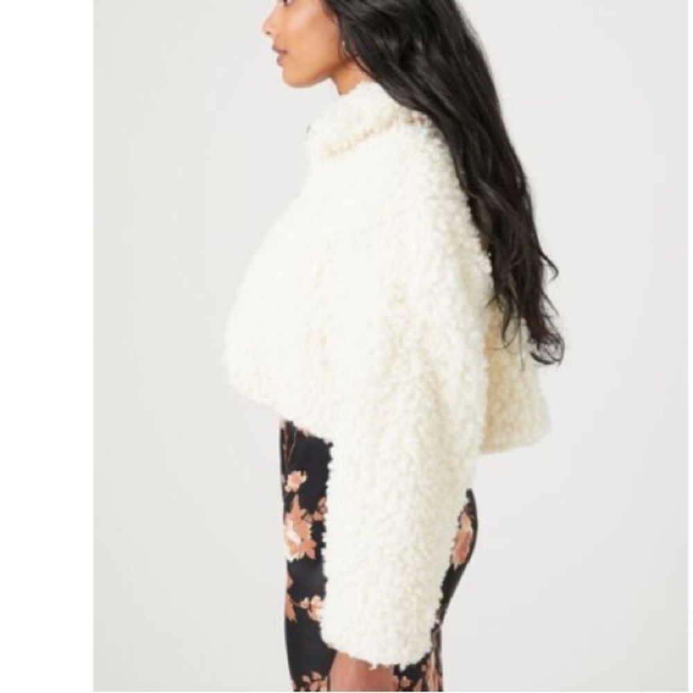 FOREVER 21 Vanilla Faux Shearling Cropped Moto Jacket - Picture 3 of 15
